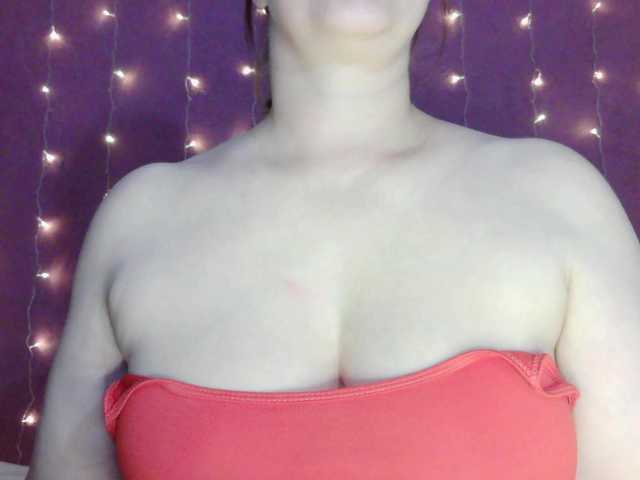 SoftMoon live cam on BongaCams