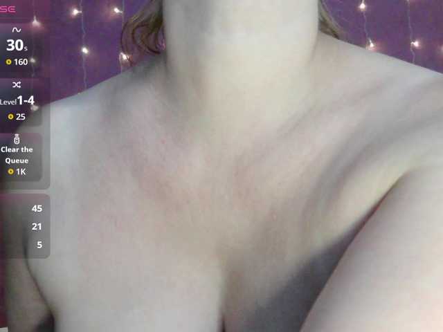 SoftMoon live cam on BongaCams