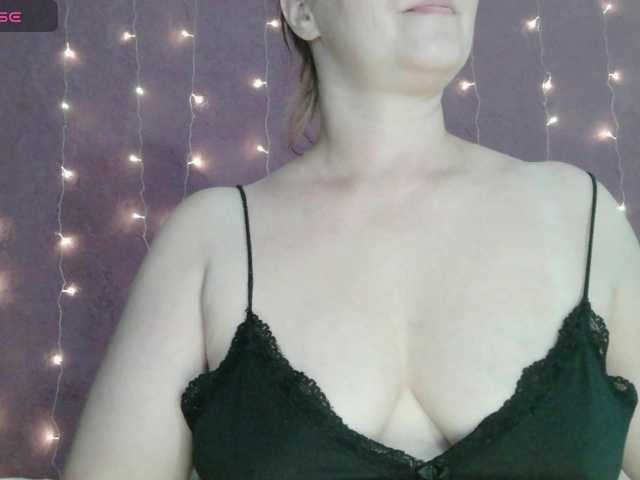 SoftMoon live cam on BongaCams