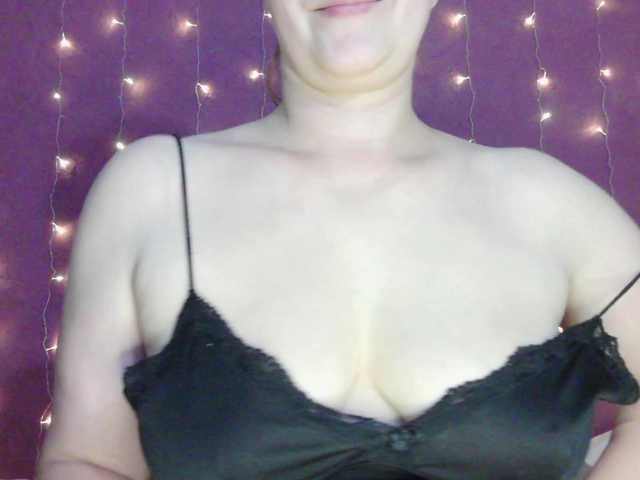 SoftMoon live cam on BongaCams