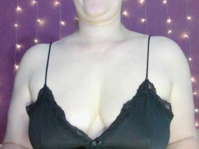 SoftMoon live cam on BongaCams