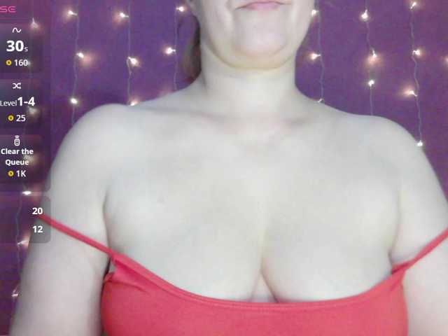 SoftMoon live cam on BongaCams