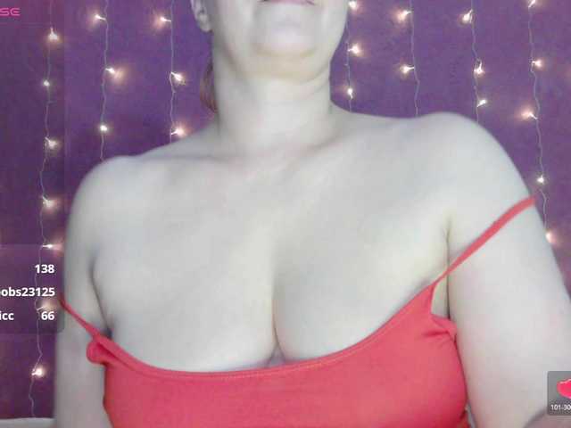 SoftMoon live cam on BongaCams