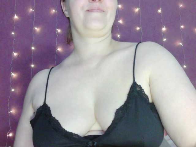 SoftMoon live cam on BongaCams