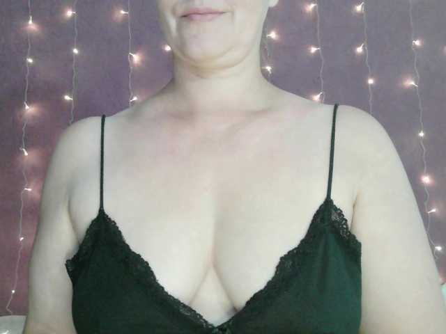 SoftMoon live cam on BongaCams