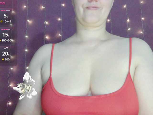 SoftMoon live cam on BongaCams