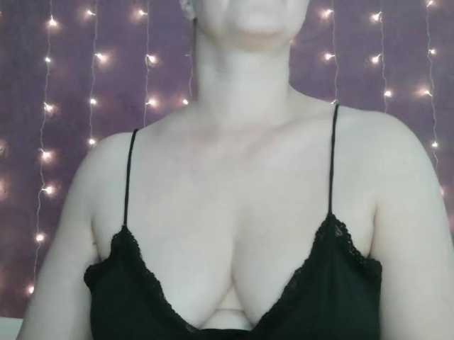 SoftMoon live cam on BongaCams