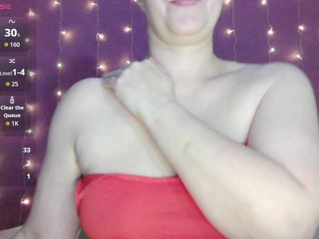 SoftMoon live cam on BongaCams