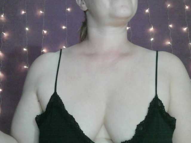 SoftMoon live cam on BongaCams