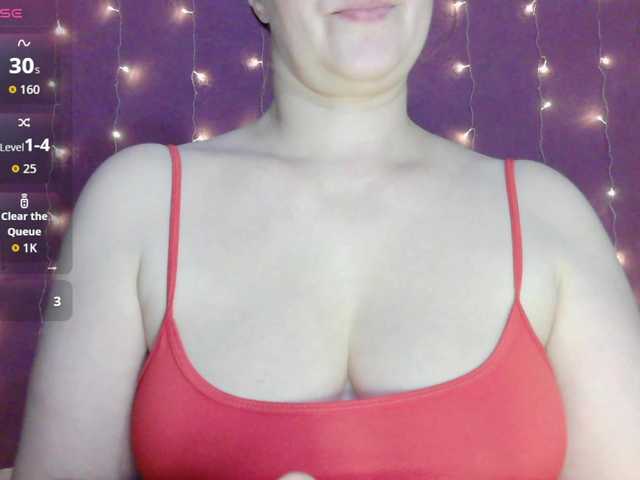 SoftMoon live cam on BongaCams