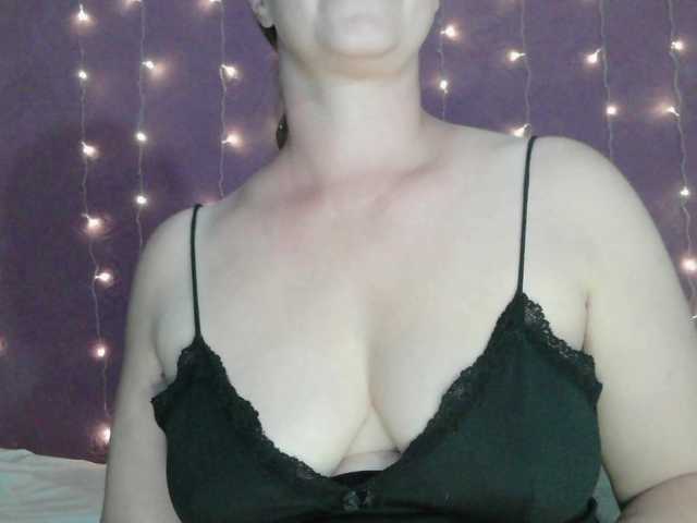 SoftMoon live cam on BongaCams