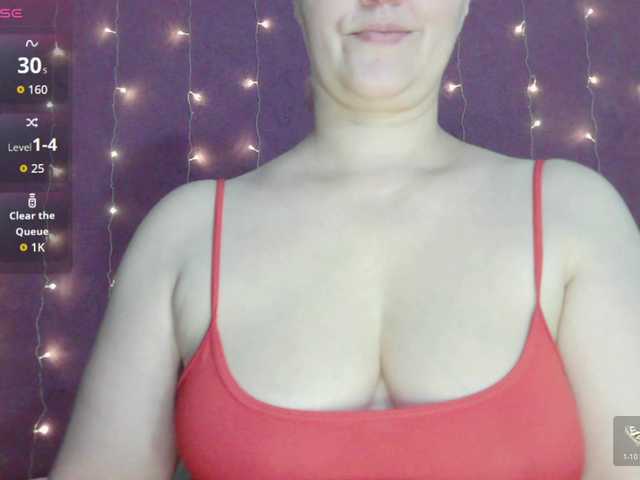 SoftMoon live cam on BongaCams