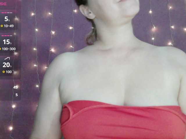SoftMoon live cam on BongaCams