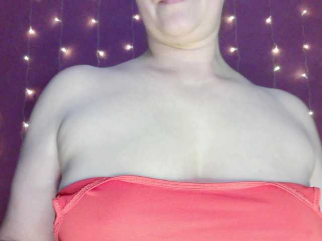 SoftMoon live cam on BongaCams