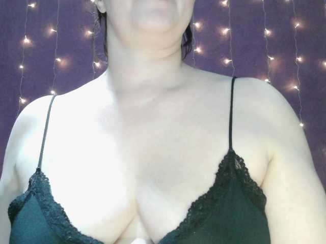 SoftMoon's BongaCams show and profile
