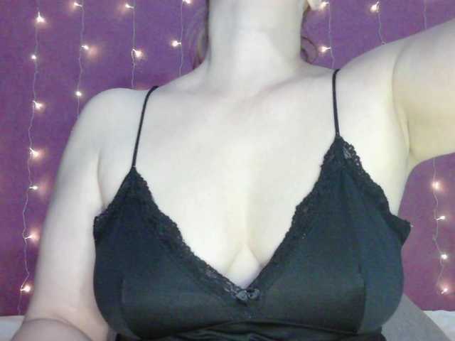 SoftMoon live cam on BongaCams