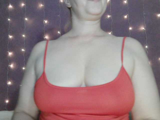 SoftMoon live cam on BongaCams