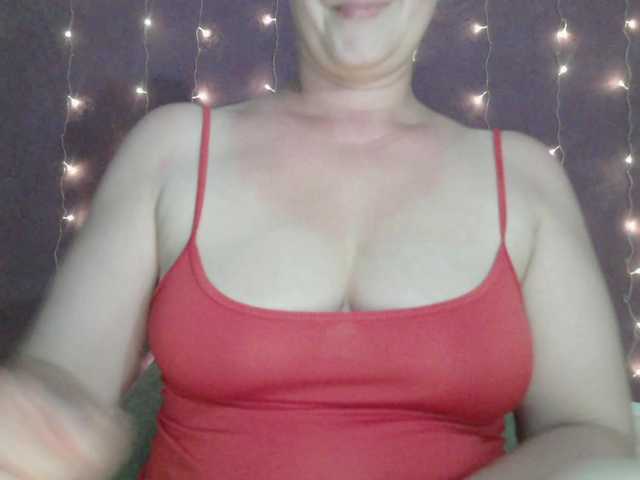 SoftMoon live cam on BongaCams