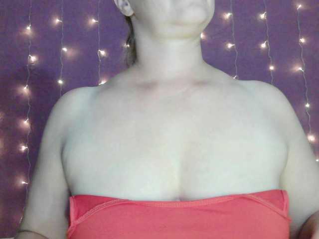 SoftMoon live cam on BongaCams
