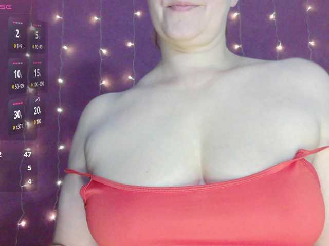 SoftMoon live cam on BongaCams