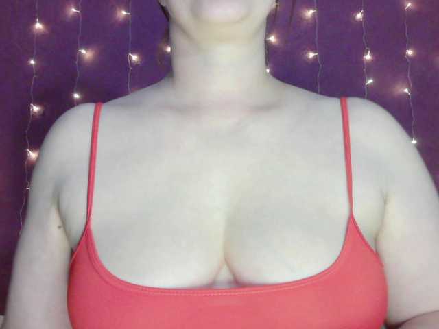 SoftMoon live cam on BongaCams