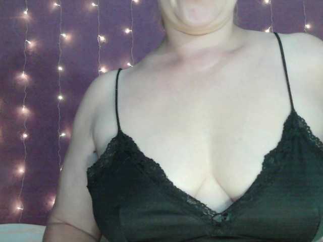 SoftMoon live cam on BongaCams