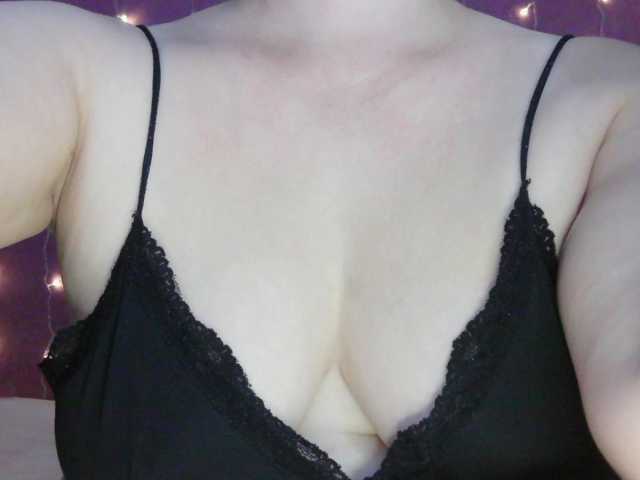 SoftMoon live cam on BongaCams