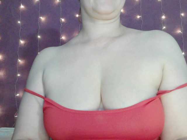 SoftMoon live cam on BongaCams
