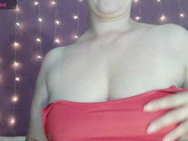SoftMoon live cam on BongaCams