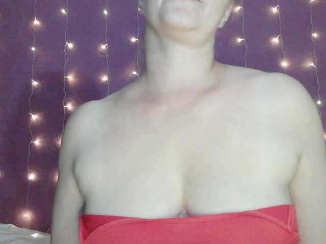 SoftMoon live cam on BongaCams