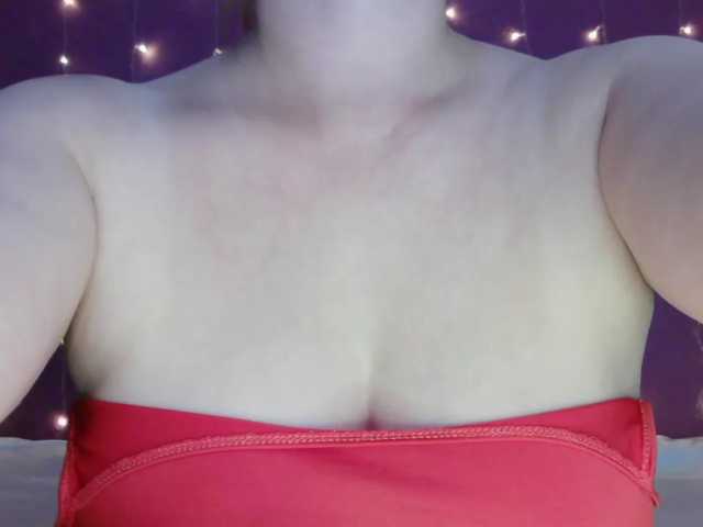 SoftMoon live cam on BongaCams