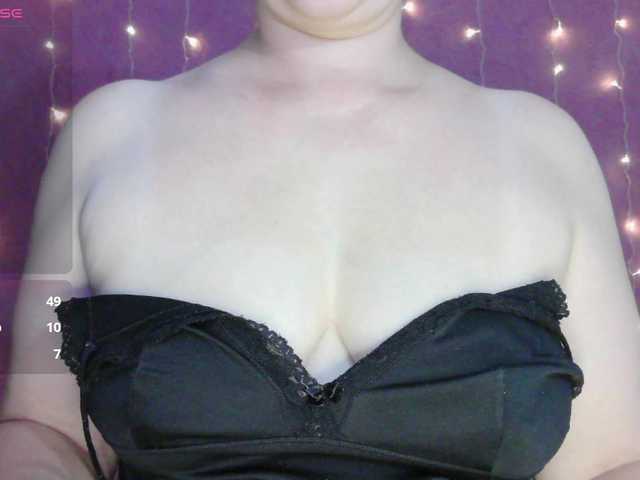 SoftMoon live cam on BongaCams