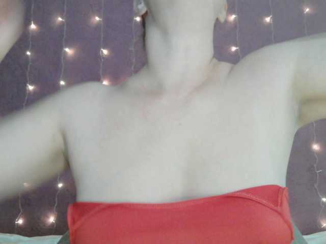 SoftMoon live cam on BongaCams