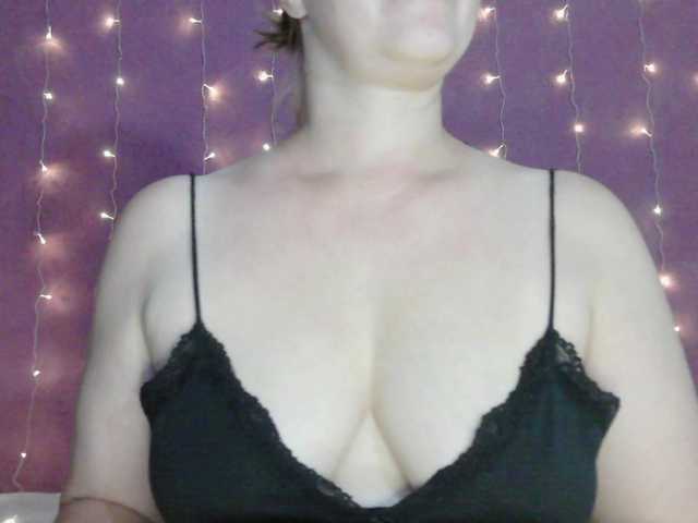 SoftMoon live cam on BongaCams