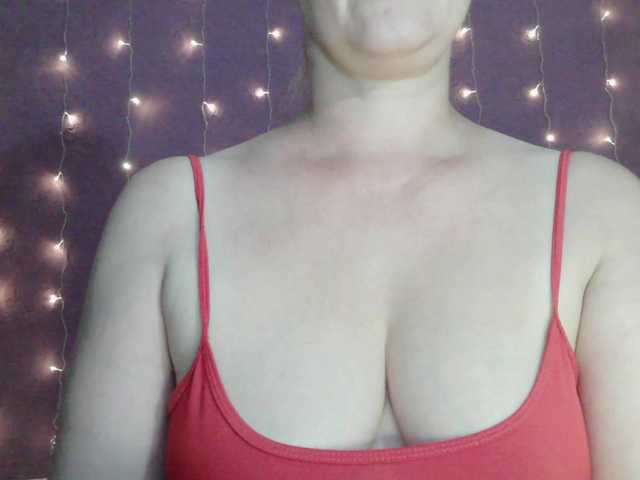 SoftMoon live cam on BongaCams