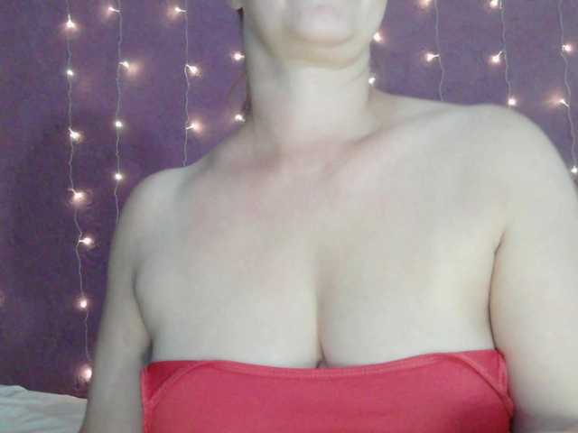 SoftMoon live cam on BongaCams