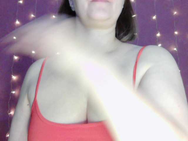 SoftMoon live cam on BongaCams