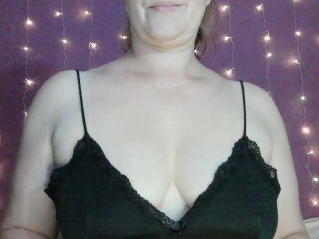SoftMoon live cam on BongaCams