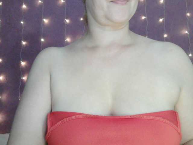 SoftMoon live cam on BongaCams
