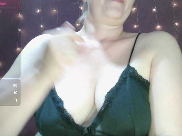 SoftMoon live cam on BongaCams