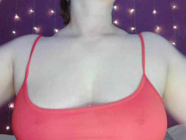 SoftMoon Live Webcam on BongaCams