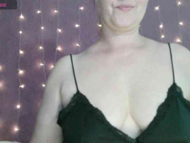 SoftMoon Live Webcam on BongaCams