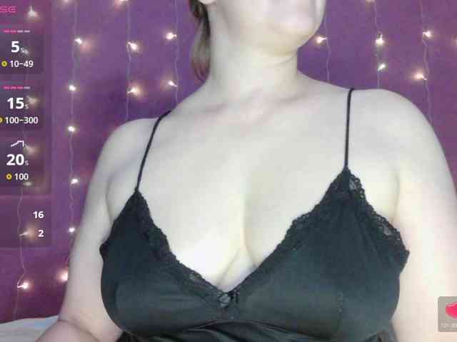 SoftMoon Live Webcam on BongaCams