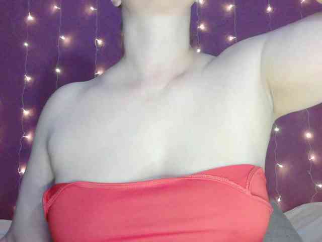 SoftMoon Live Webcam on BongaCams