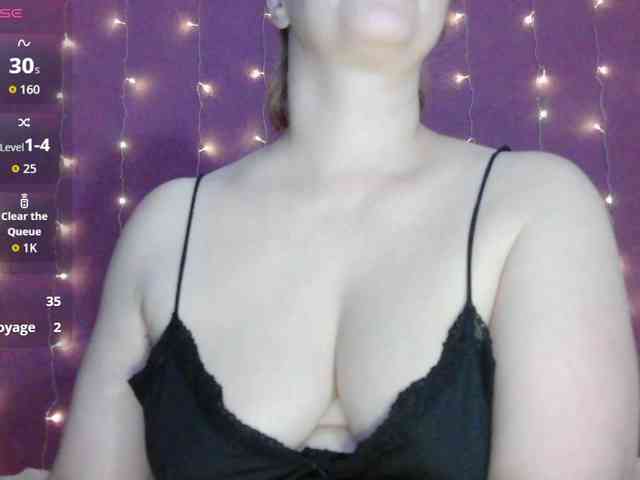 SoftMoon Sex Cam Show