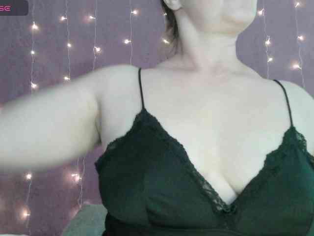 SoftMoon Live Webcam on BongaCams