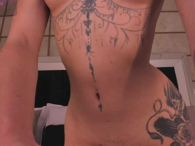 CrystalRose1 live cam on BongaCams