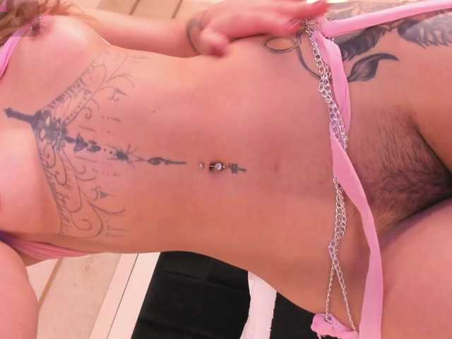 CrystalRose1 live cam on BongaCams