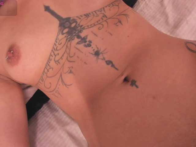 CrystalRose1 live cam on BongaCams