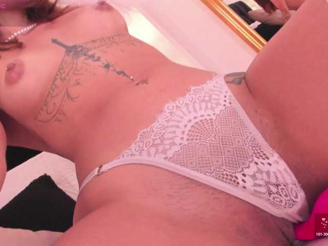 CrystalRose1 live cam on BongaCams